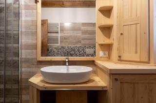 SUITE203 - - 7