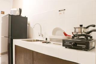 Comfort and Minimalist 2BR Apartment Tokyo Riverside PIK 2 By Travelio - Rawalembang - 3