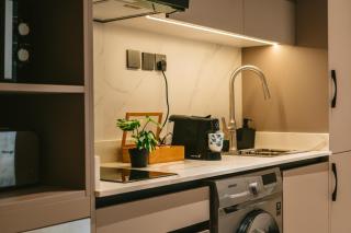 Modern 2-bedroom Escape - Dubai - 6