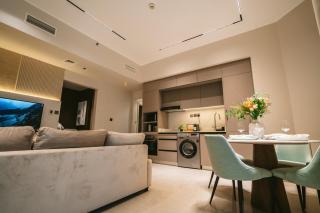 Modern 2-bedroom Escape - 2