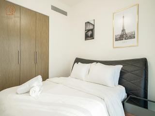 Stunning 3-Bedroom Home with Panoramic Burj Khalifa Views from High Floor 193BR-3 - Dubai - 8