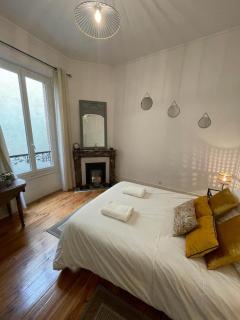 LE SAINT JULIEN 3étoiles - Hypercentre - Proche Thermes - Balcon - Vichy - 5