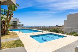 ViVi Homes - Lidia Gardens Pool, Terrace & Sea View - Mijas Costa - 0
