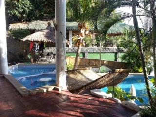 Dolphinbay Beachfront & Dive Resort - 5