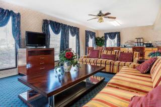 Econo Lodge - Pearl - 5