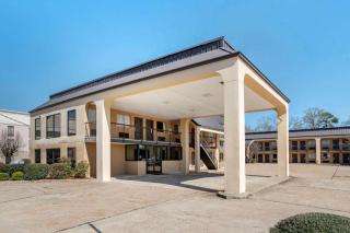 Econo Lodge - Pearl - 1