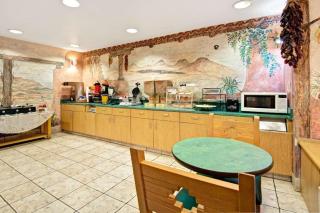 Microtel Inn & Suites by Wyndham Albuquerque West - Albuquerque - 9