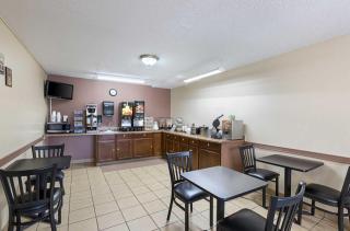 Americas Best Value Inn Beatrice - Beatrice - 8