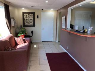Americas Best Value Inn Beatrice - Beatrice - 7