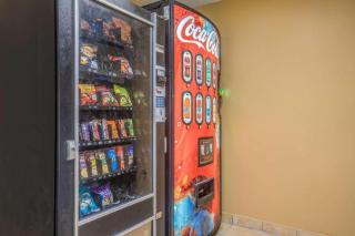Rodeway Inn & Suites - Macon - 3