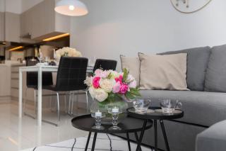 Cassia 1BR City View apt by NLA - 1