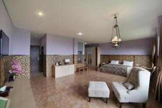 Fafa Hill Hotel and Resort - Bogor - 9