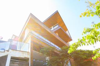 Erhai Lake Seclusion Life - 0