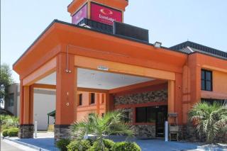 Econo Lodge Inn & Suites - Macon - 0