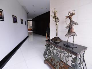 Baodao Exhibition Center Hotel - 1