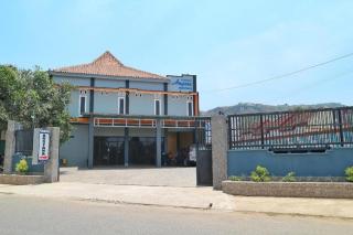 Penginapan Arsyana - Pacitan - 1