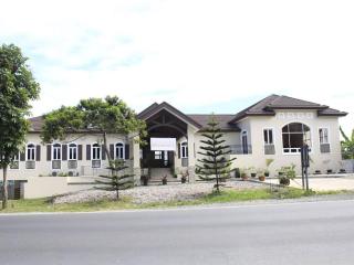 Country Chateau Hotel - Tagaytay - 0