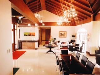 Country Chateau Hotel - 9