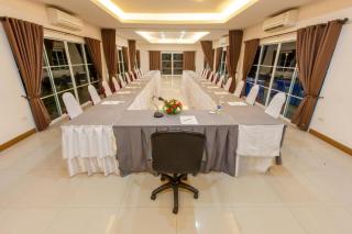 Varee Valley Resort and Restaurant - 1