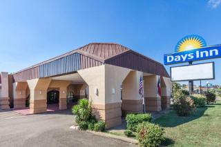 Days Inn by Wyndham Mt. Pleasant - Mount Pleasant - 0