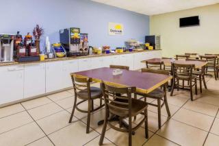 Days Inn by Wyndham Mt. Pleasant - Mount Pleasant - 7