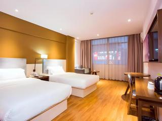 JTOUR Inn Guilin Two Rivers and Four Lakes Walmart - Guilin - 9