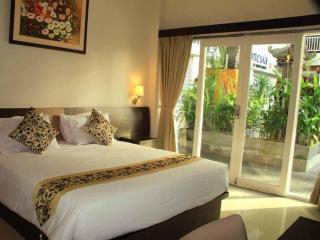 Losari Sunset Hotel - Kuta - 3
