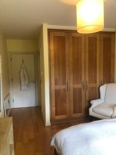 Private Room in Apartment beside Druids Glen Hotel - 2
