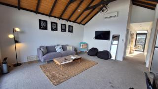 Modern, Plush & Picturesque - Brand New Townhouse - 8