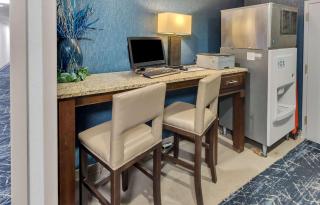 Comfort Suites Salisbury I-85 - Salisbury - 1