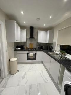 Luxury 3 Bed House - 10 min walk from Dartford Town Centre - Fully Refurbished - Dartford - 5