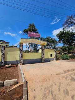Big Tusks Hotel, Marsabit - Marsabit - 1