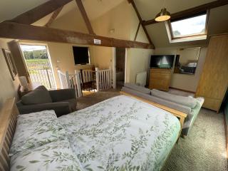 Granary cottage with HOT TUB - 9