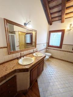 VENICE Elegant Bedroom with Private Bathroom - - 5
