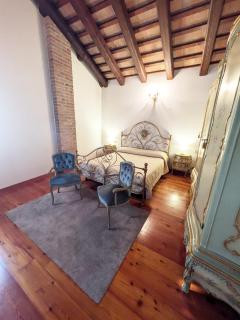 VENICE Elegant Bedroom with Private Bathroom - - 6