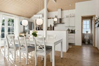 Bright Summer House With Sea View In Vejlbyfed - Middelfart - 3