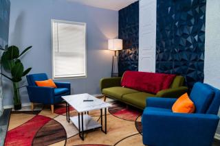 Two Homes, 5 Min to Falls, Sleeps 20, 4 Min Apart - 8