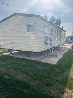 Lovely 8 Berth Caravan With Decking At Clacton-On-Sea In Essex Ref 28029Dw - 8