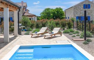 Awesome Home In Pasman - 2