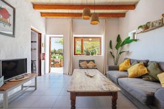 Bodega Botanica - Shared Pool - Central Island Location - 10 mins drive to Famara and La Santa - Tiagua - 6