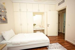 Serene 3BR Splendor Retreat at Corniche Beach - Abu Dhabi - 1
