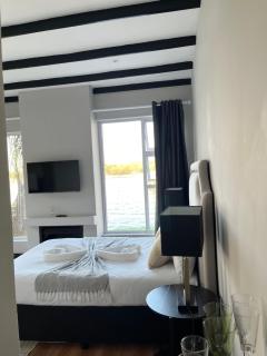 Serene Suite On The Dam - 5
