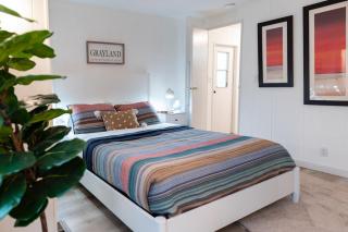 Stylish and Spotless Beach Getaway - 8