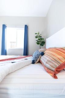 Refreshing and Spotless 4 Bathrooms 22 - 8