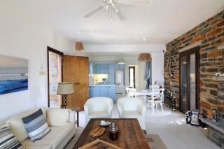 Infinity Beach House - Kea Villa Rent - Luxury seaside private apt on request - Pisses - 2