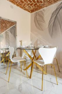 Fanstastic 2BDRM Biella Center! - 2