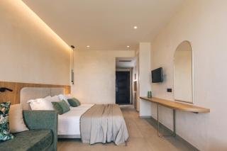 Alexandra Beach Resort & Spa - 7