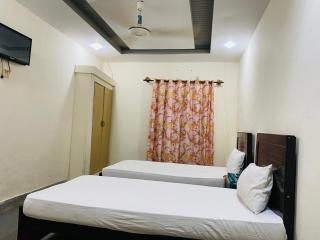 Royal Lodge Guesthouse - Islamabad - 1