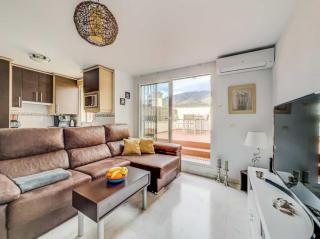 102 - Penthouse Apartment with Views and Pool! - - 8