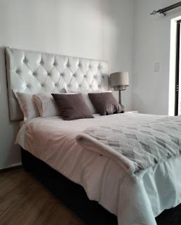 Rest Inn C Guesthouse - 10min from OR Tambo Airport - 3